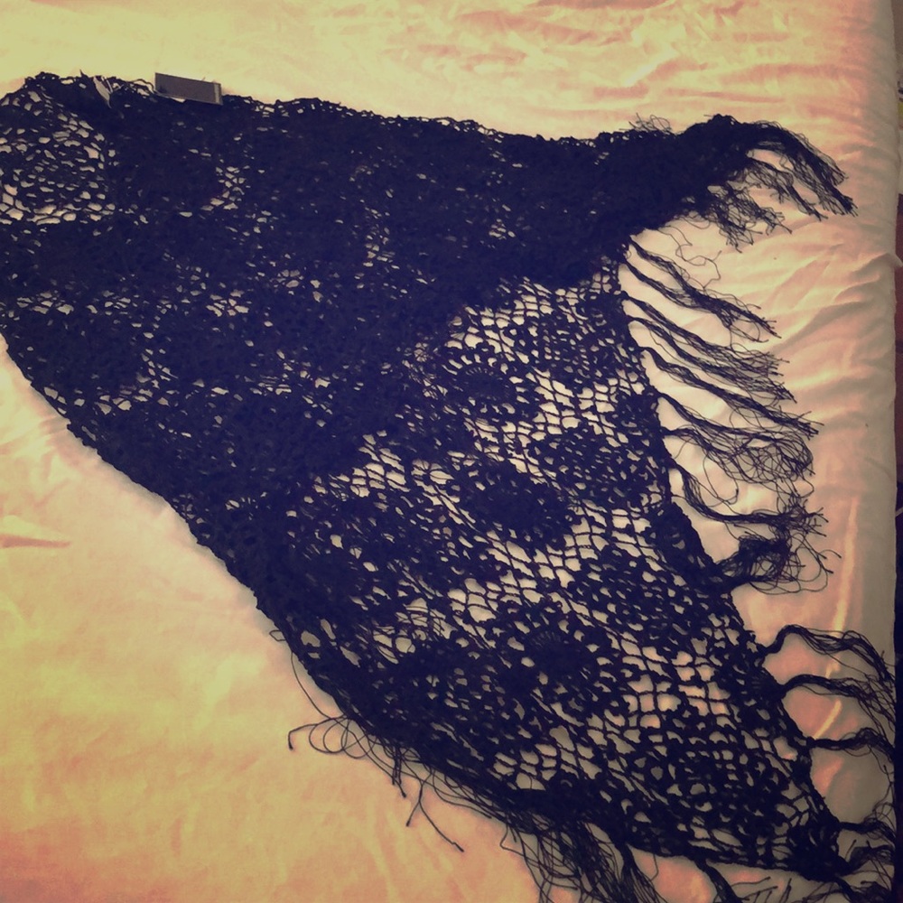 Crocheted piece never worn tags on it